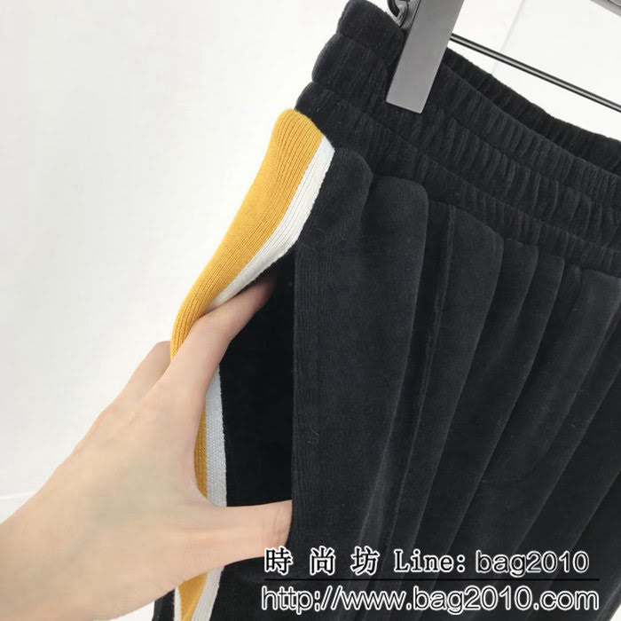 MONCLER蒙口 黑標限量款系列 2018FW 絲絨拼色字母飾帶繡花 拉鏈開衫外套套裝 ydi1171